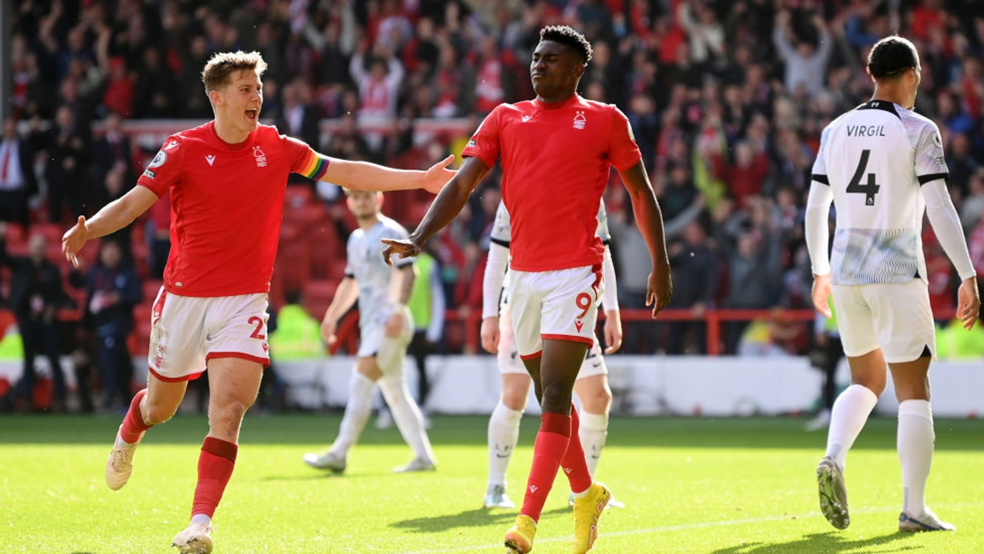 级球员同场 级球员同场